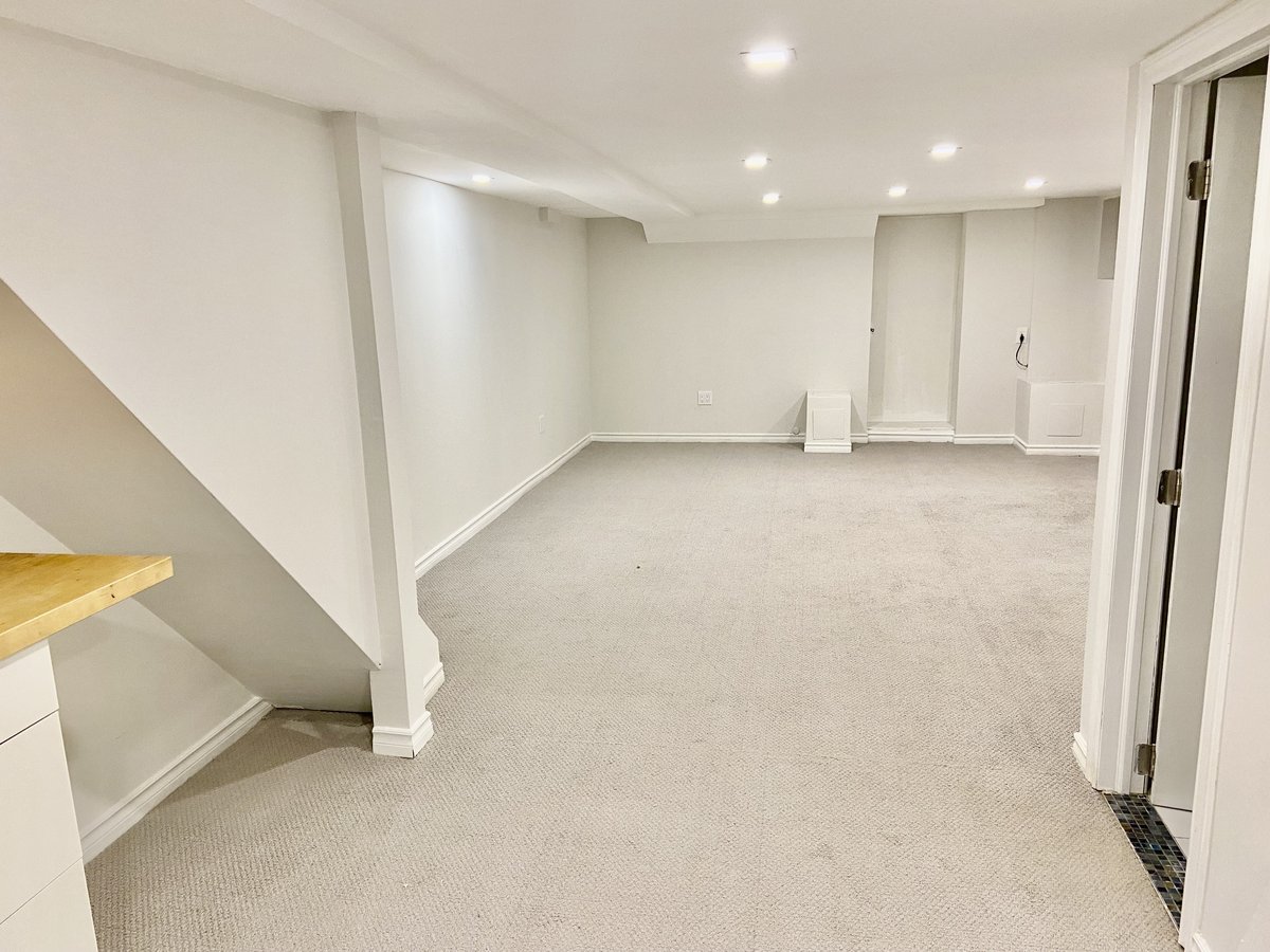23 Harvie Avenue - Photo 1