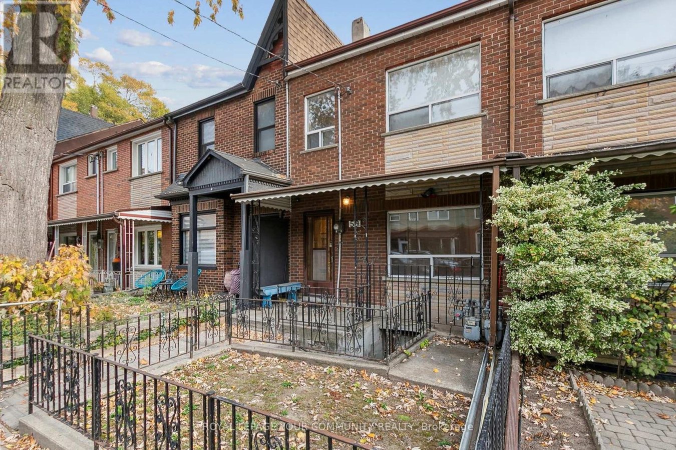59 BROOKFIELD STREET - Photo 2