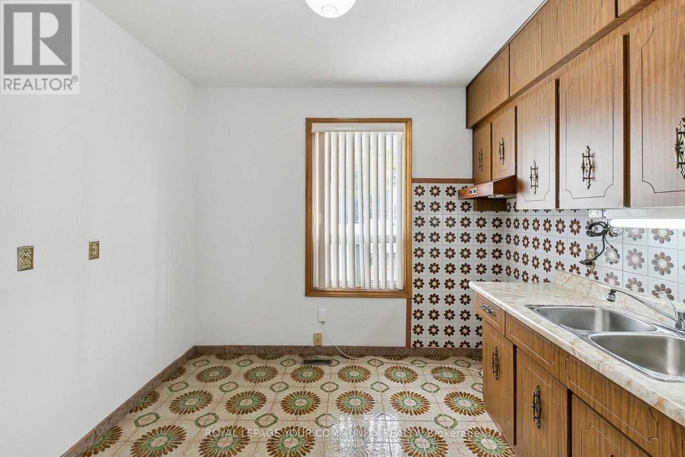 59 BROOKFIELD STREET - Photo 32