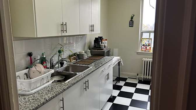 Colin Avenue - Photo 2