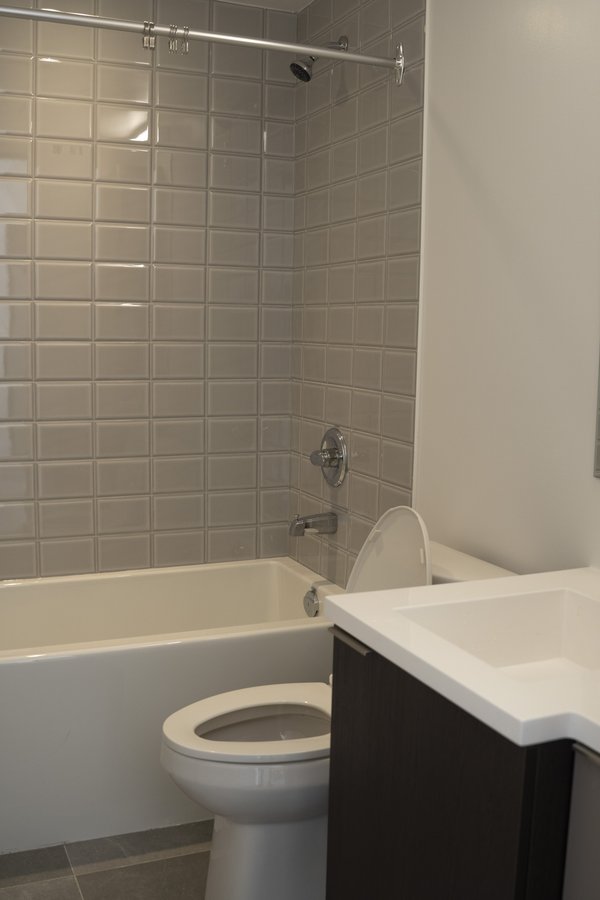 203 College Street - Photo 4