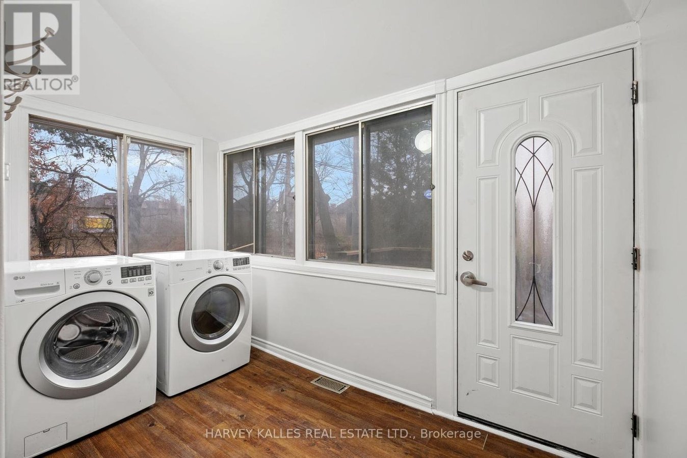 137 SUMMERHILL AVENUE - Photo 24