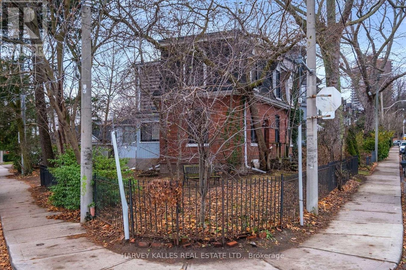 137 SUMMERHILL AVENUE - Photo 33