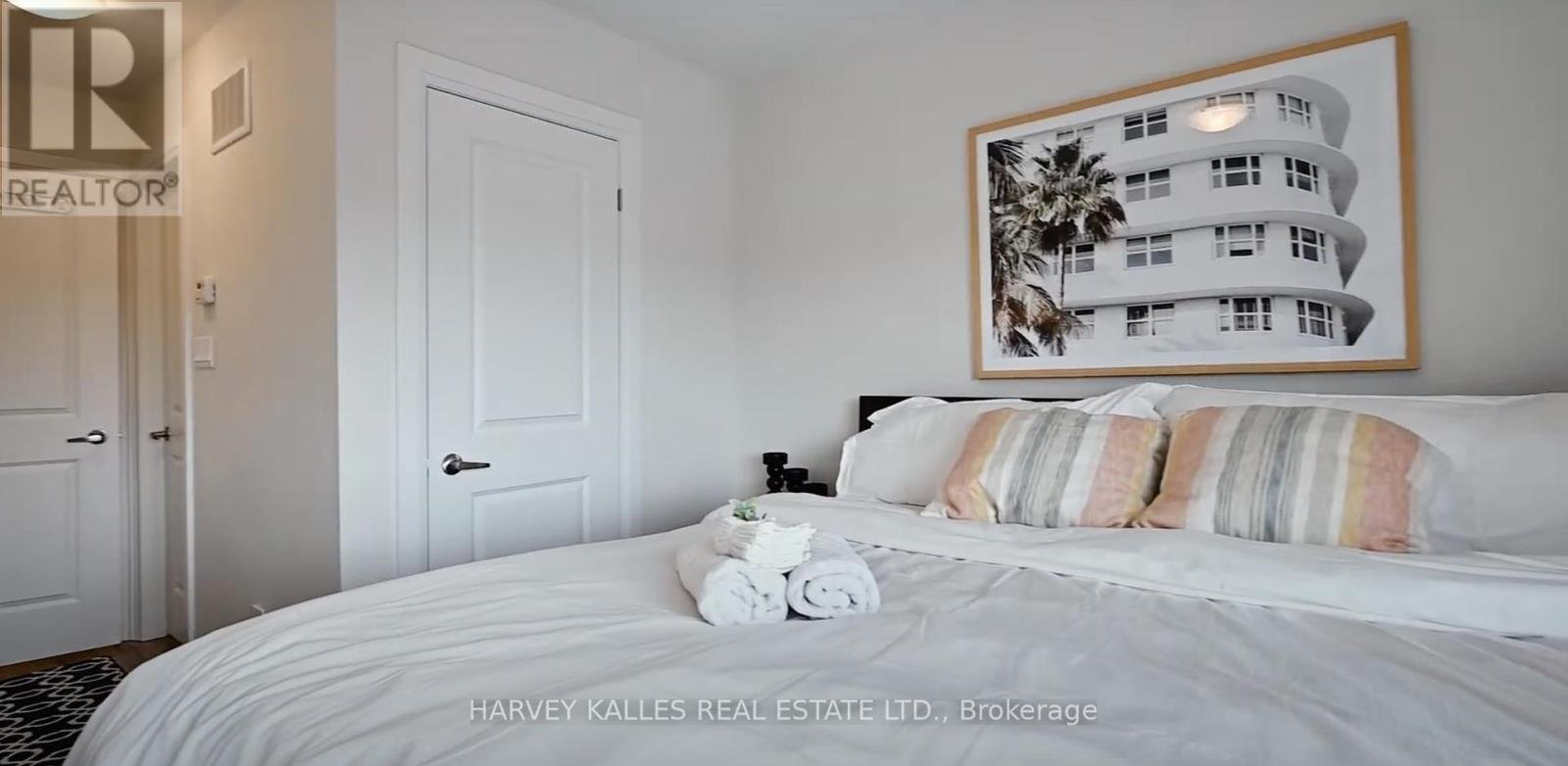 UPPER - 51 CREEKBANK ROAD - Photo 9