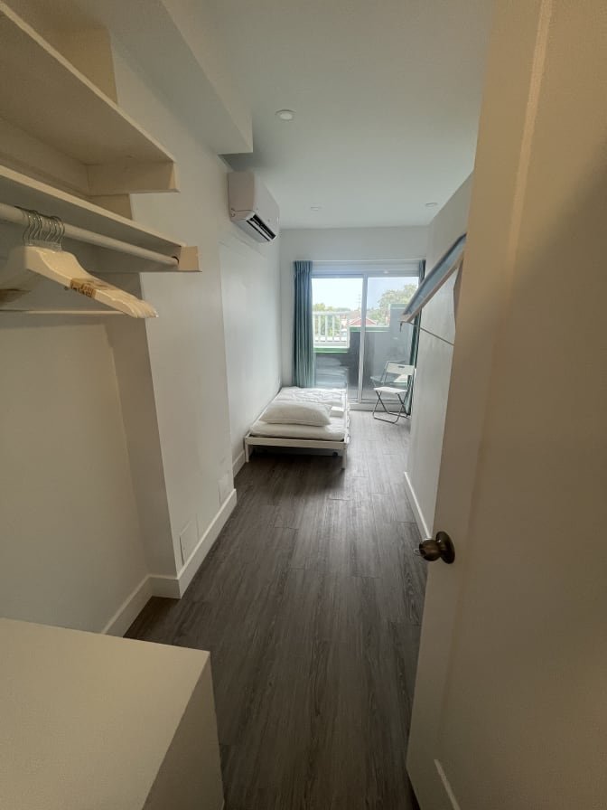 Bloor Street West - Photo 9