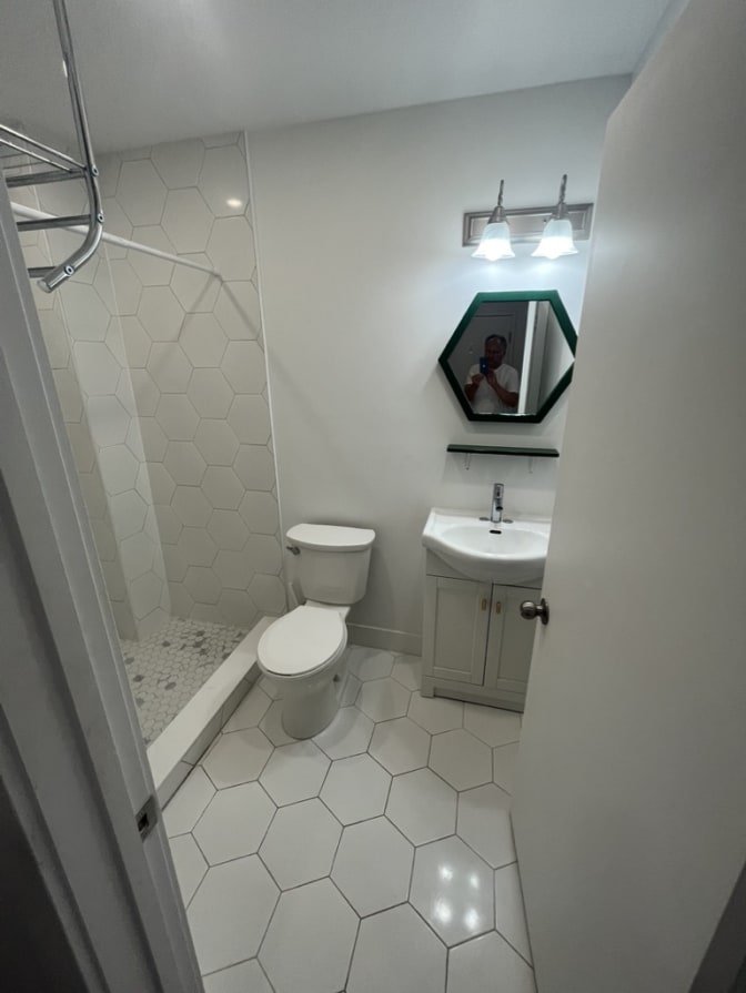 Bloor Street West - Photo 26