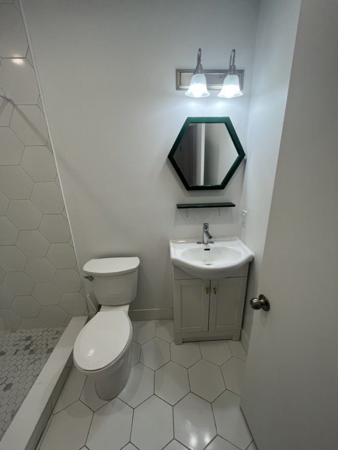 Bloor Street West - Photo 32