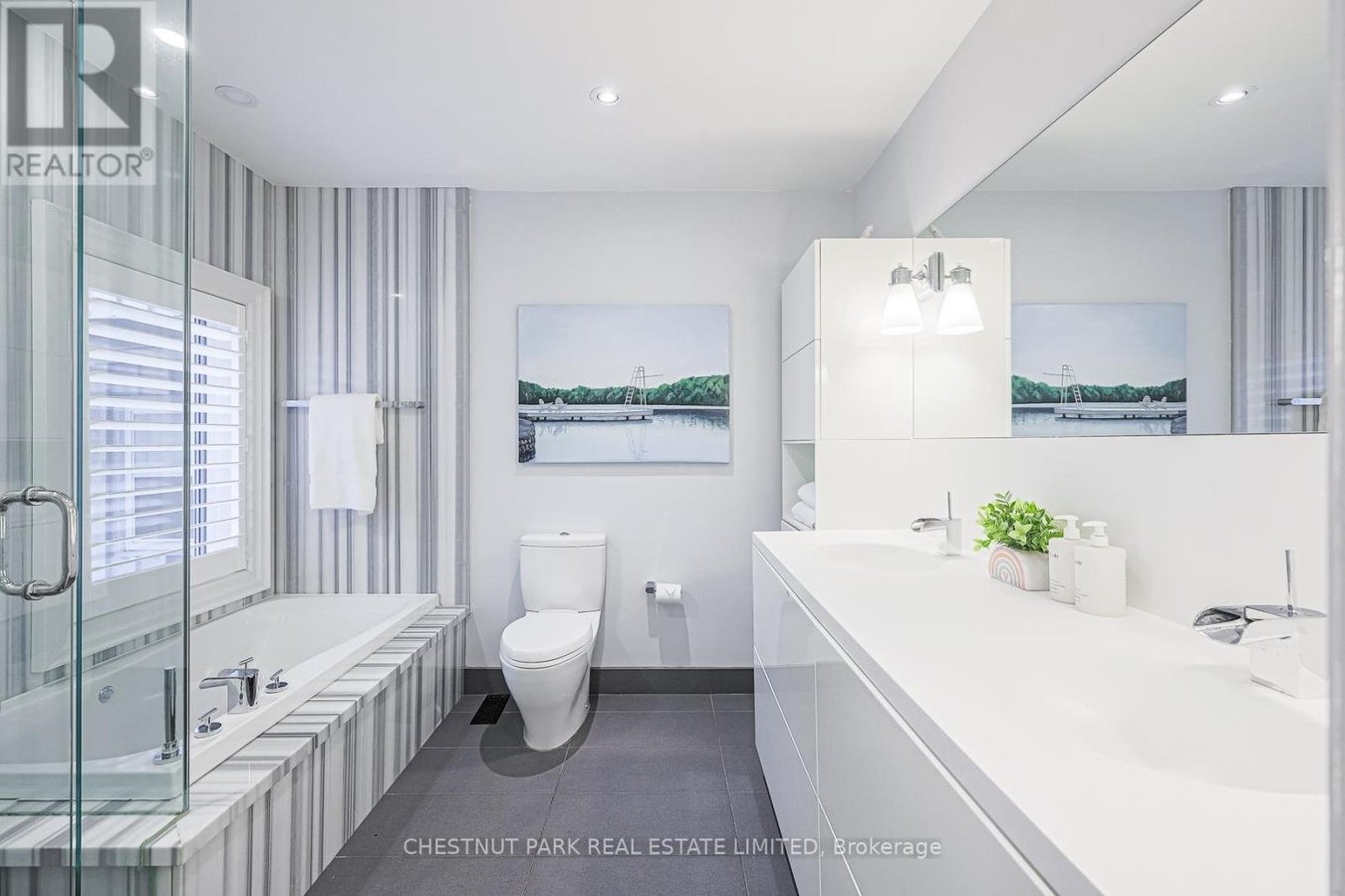 186 MACPHERSON AVENUE - Photo 14