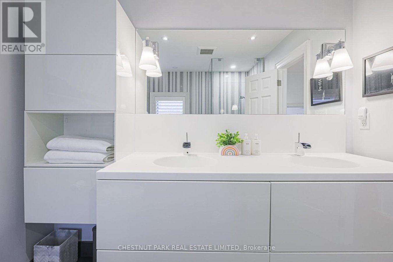 186 MACPHERSON AVENUE - Photo 15