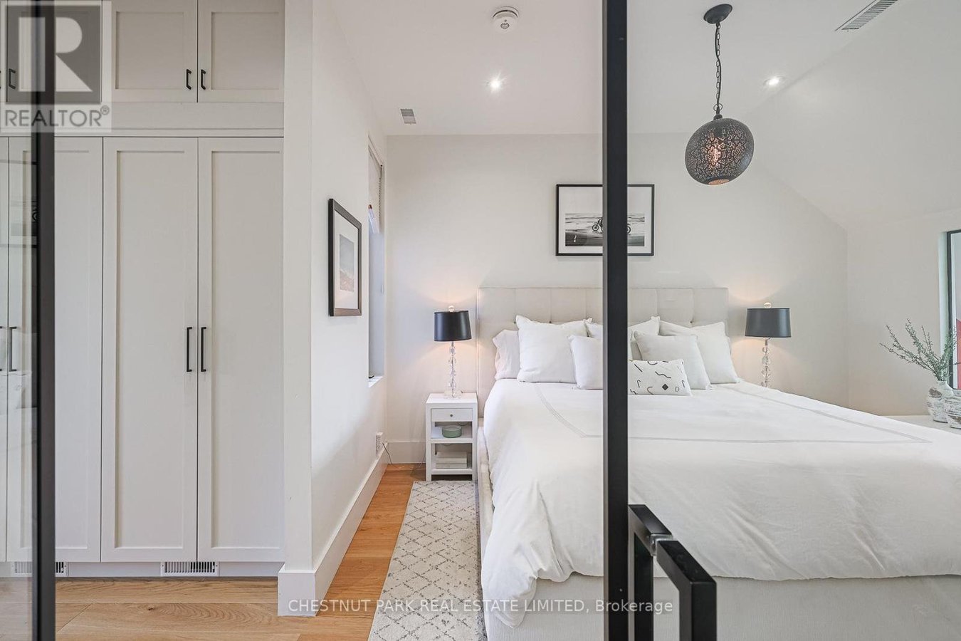186 MACPHERSON AVENUE - Photo 18