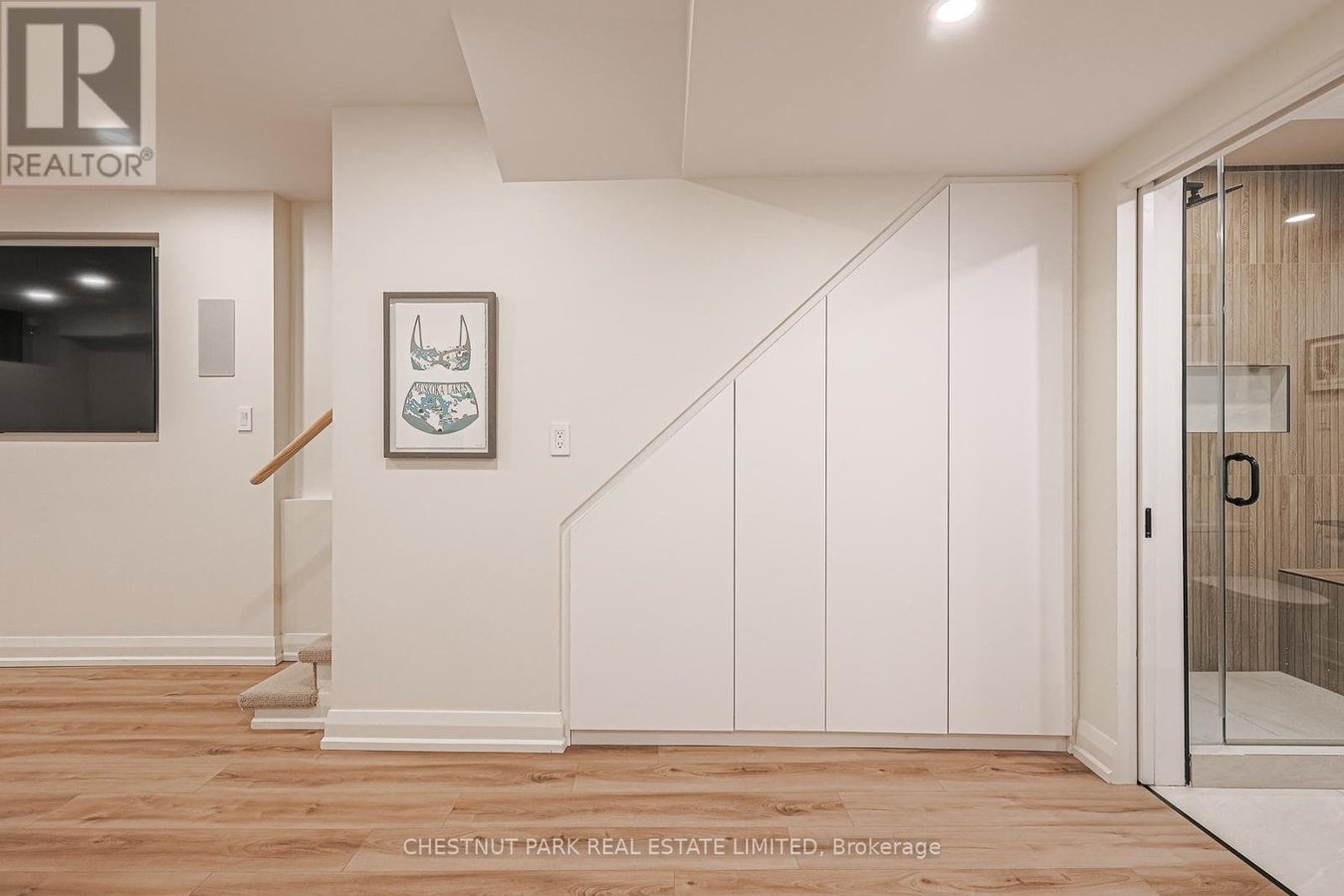 186 MACPHERSON AVENUE - Photo 32