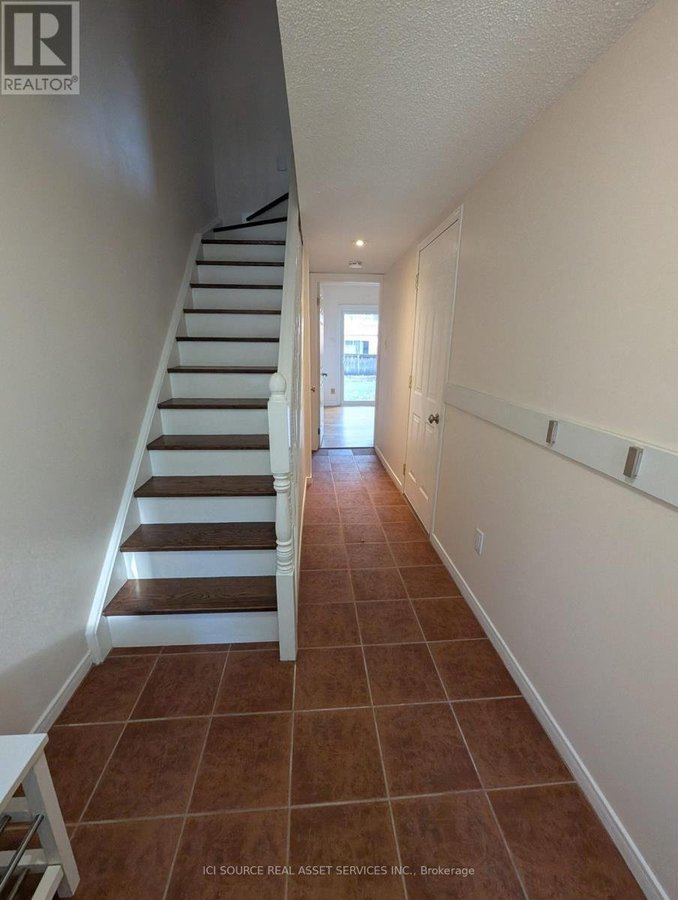 17 DOUVILLE COURT - Photo 1