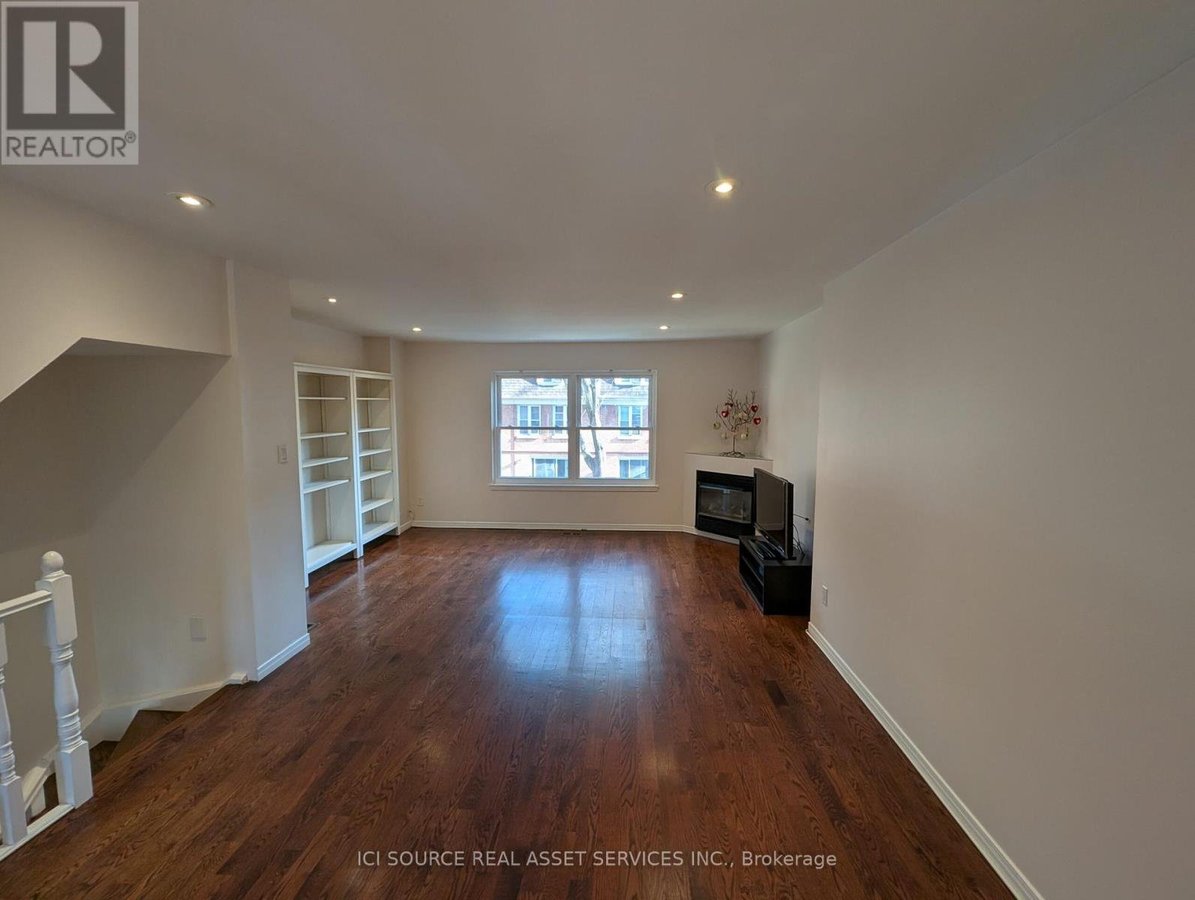 17 DOUVILLE COURT - Photo 3