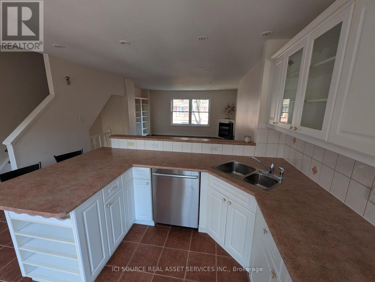17 DOUVILLE COURT - Photo 5