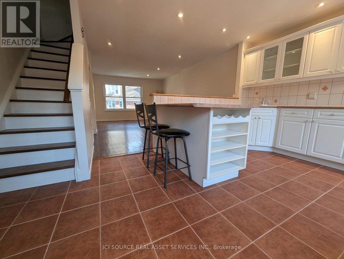 17 DOUVILLE COURT - Photo 6
