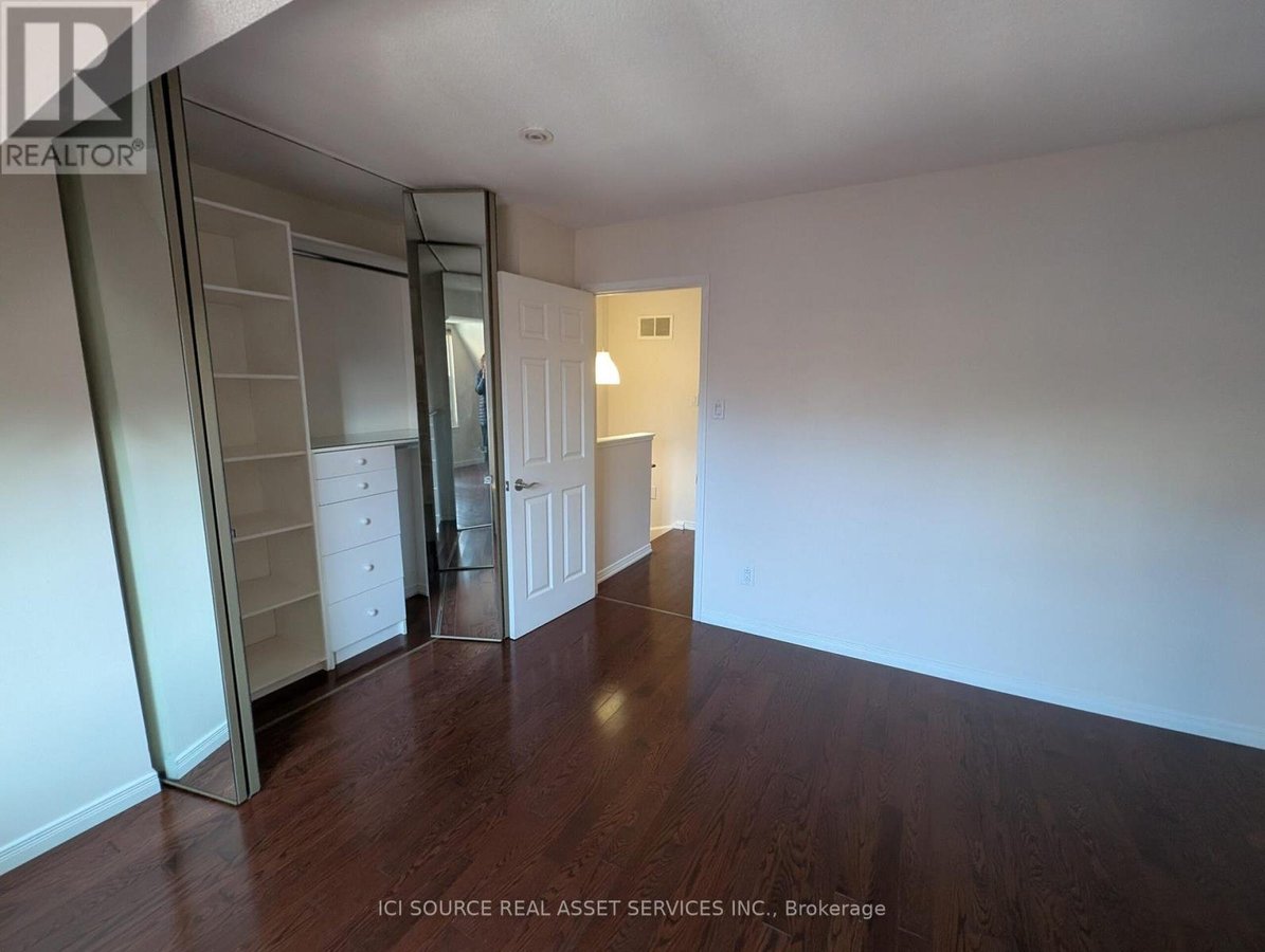 17 DOUVILLE COURT - Photo 8