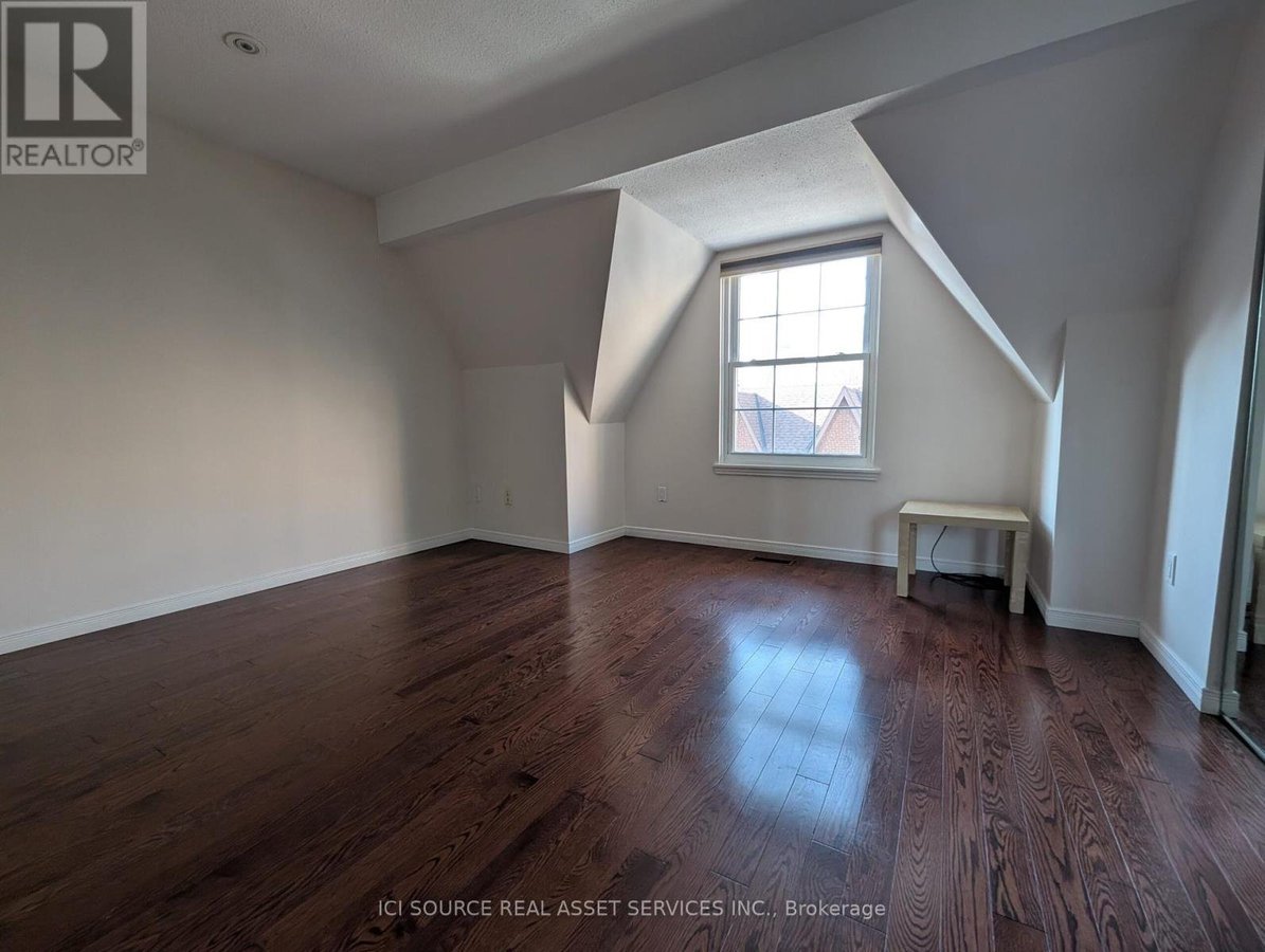 17 DOUVILLE COURT - Photo 9