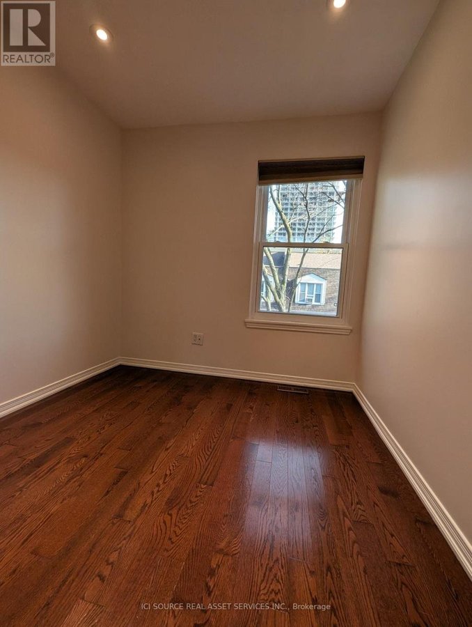 17 DOUVILLE COURT - Photo 11