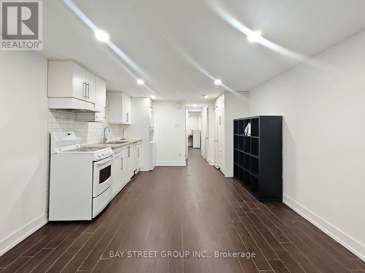 BSMT - 859 1/2 BATHURST STREET - Photo 2