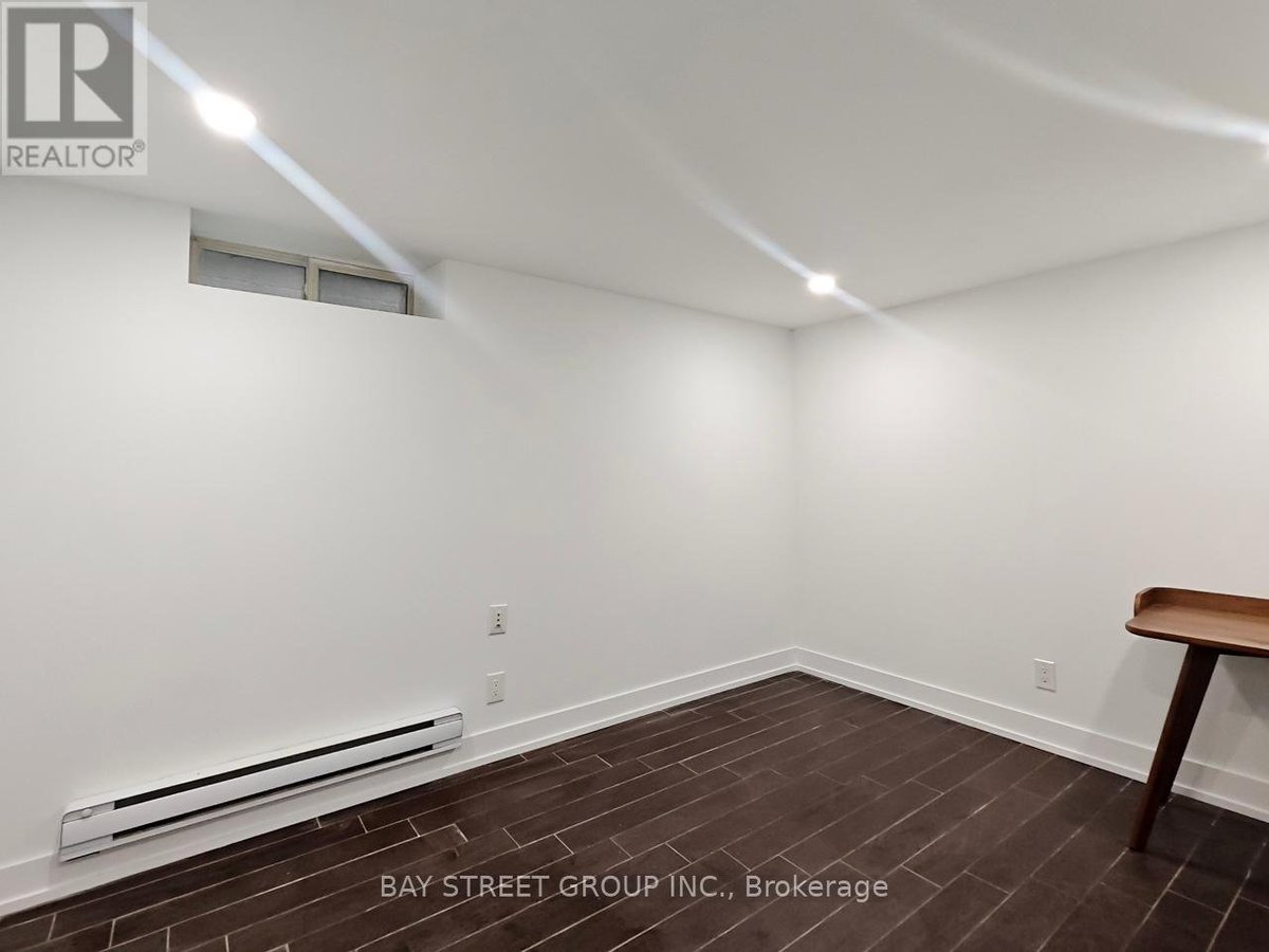 BSMT - 859 1/2 BATHURST STREET - Photo 8
