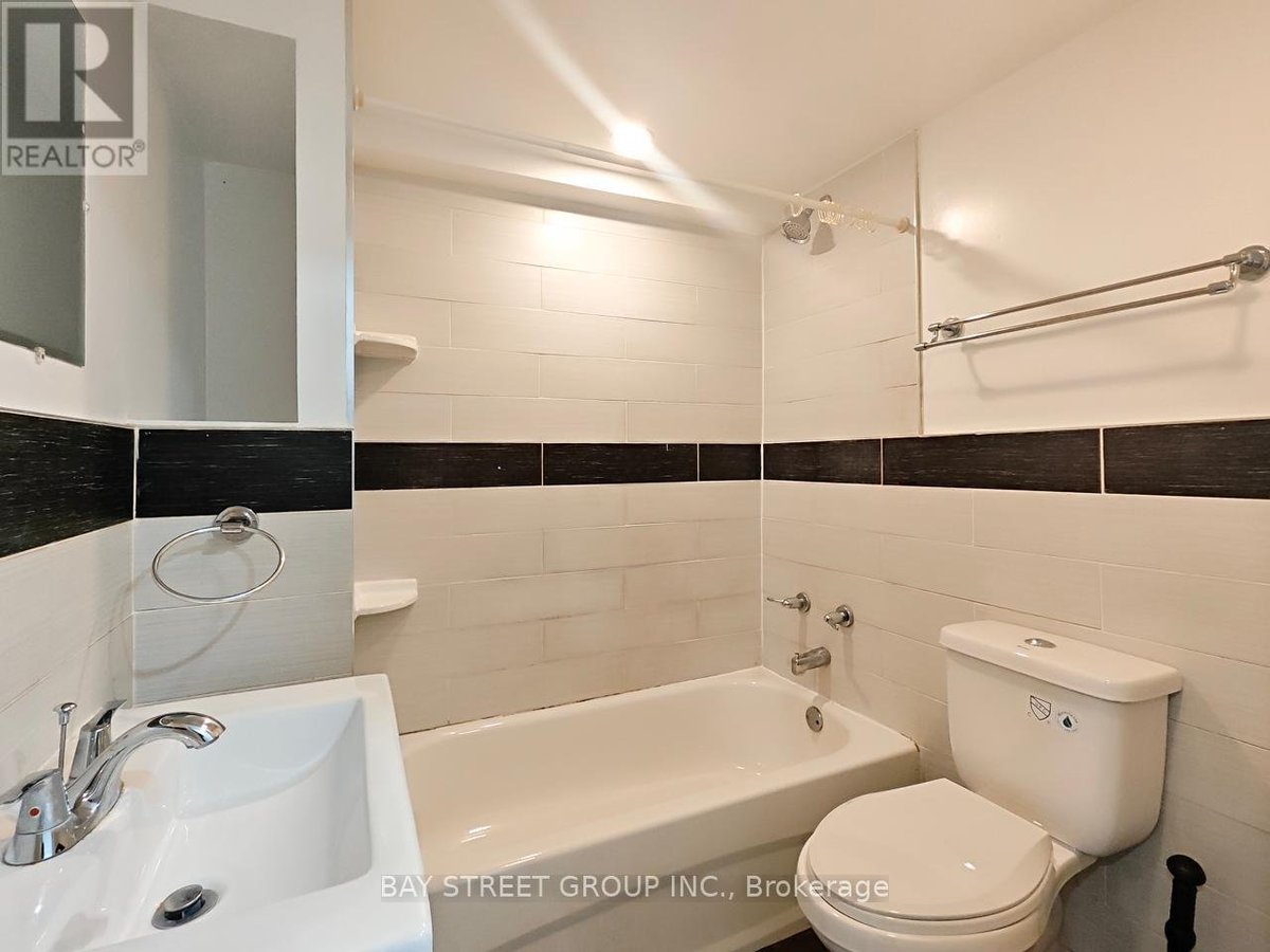 BSMT - 859 1/2 BATHURST STREET - Photo 10