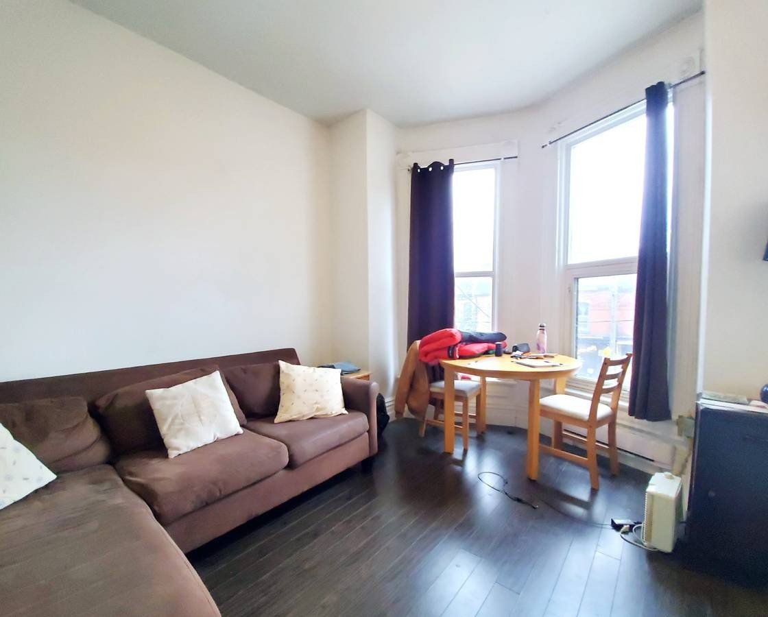 254 Gerrard Street East - Photo 2