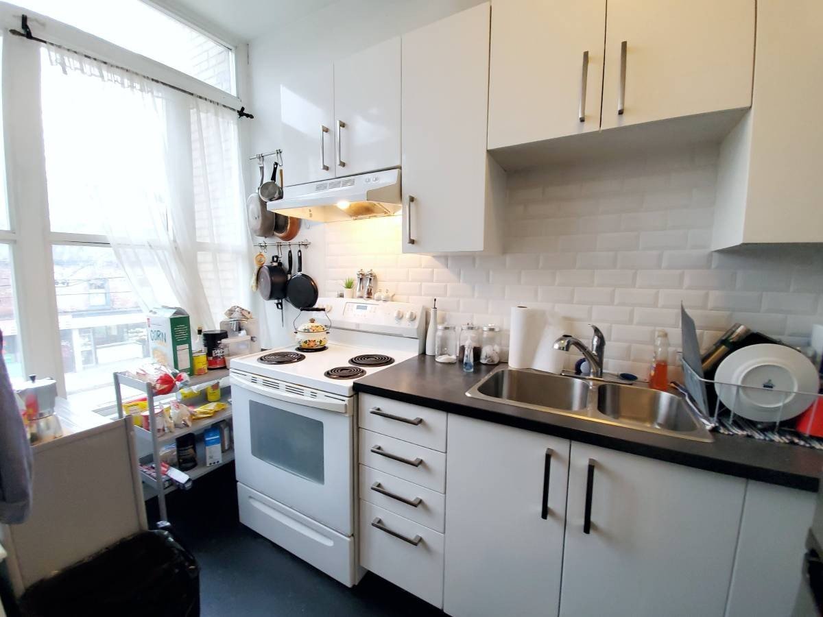 254 Gerrard Street East - Photo 4