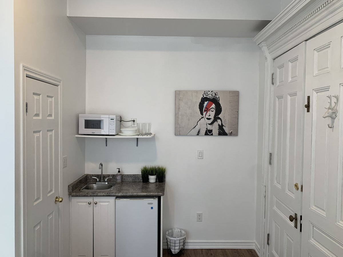 203 Spadina Road - Photo 6