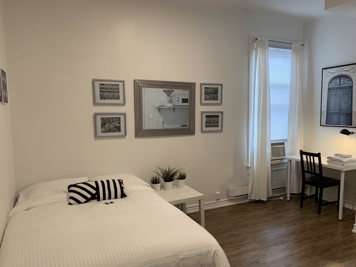 219 Spadina Road - Photo 1