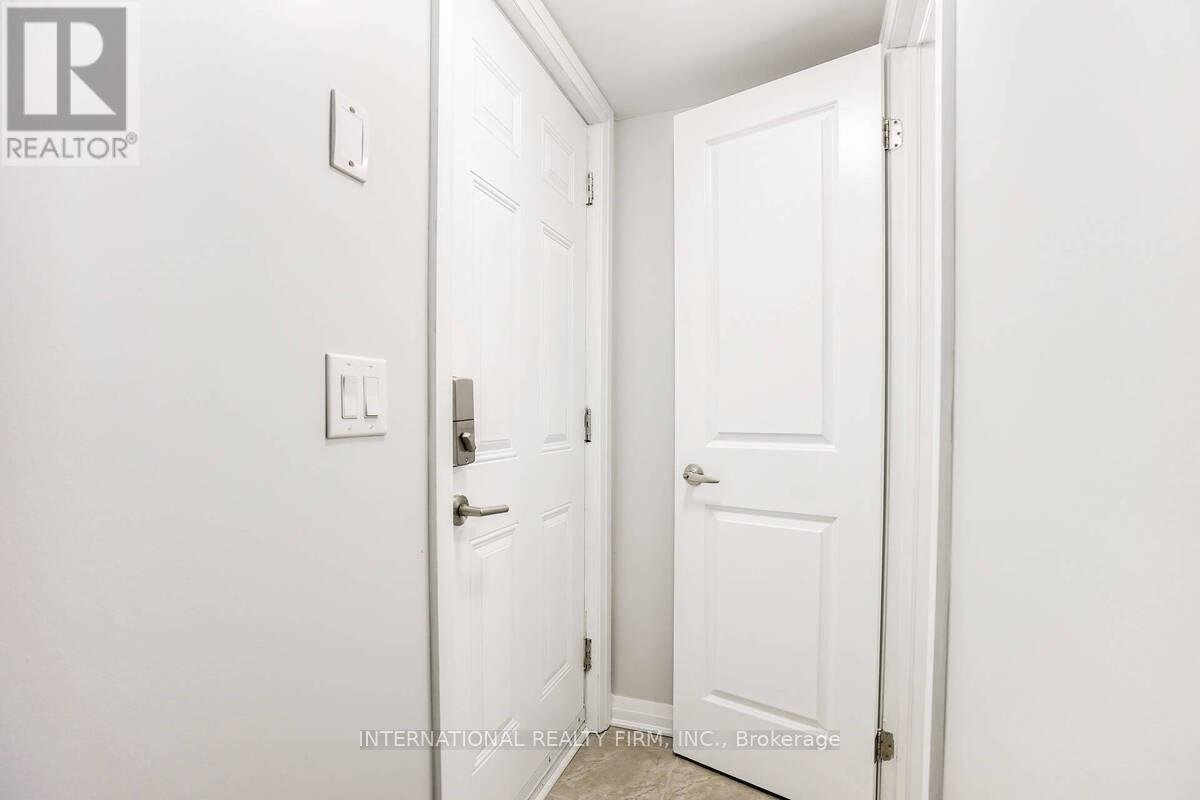 11 LOCUST LODGE GARDENS - Photo 29