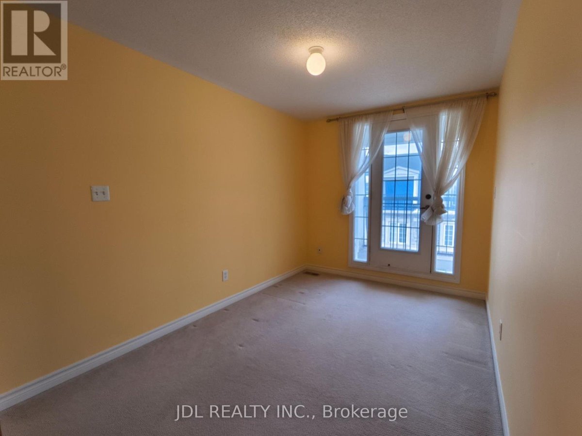 33 ROUTLIFFE LANE - Photo 8