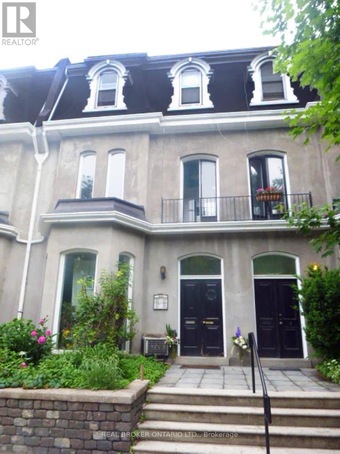 101 - 11 CLARENCE SQUARE - Photo 1