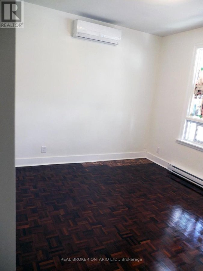 101 - 11 CLARENCE SQUARE - Photo 3