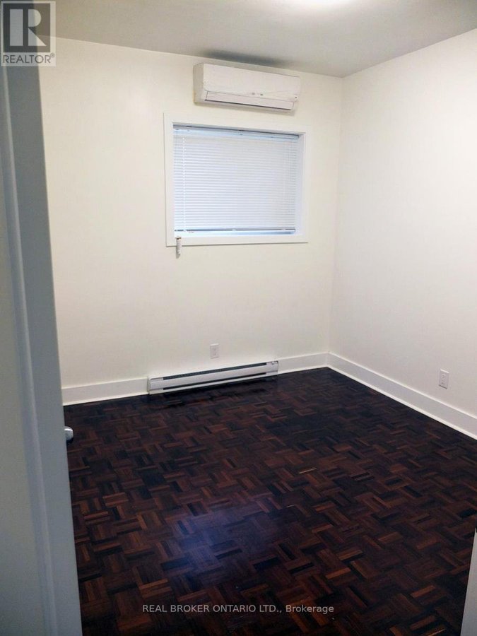 101 - 11 CLARENCE SQUARE - Photo 4