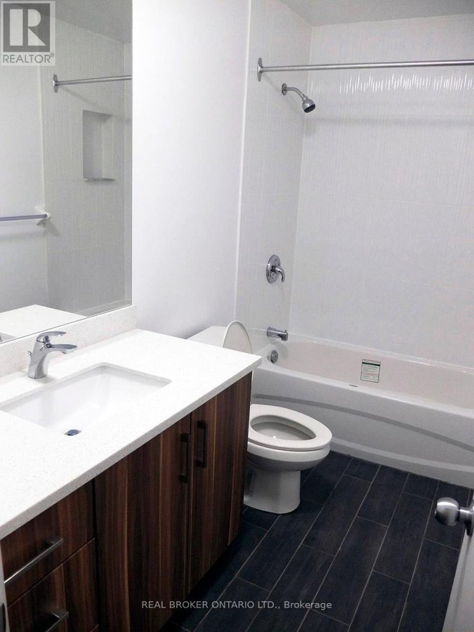 101 - 11 CLARENCE SQUARE - Photo 5