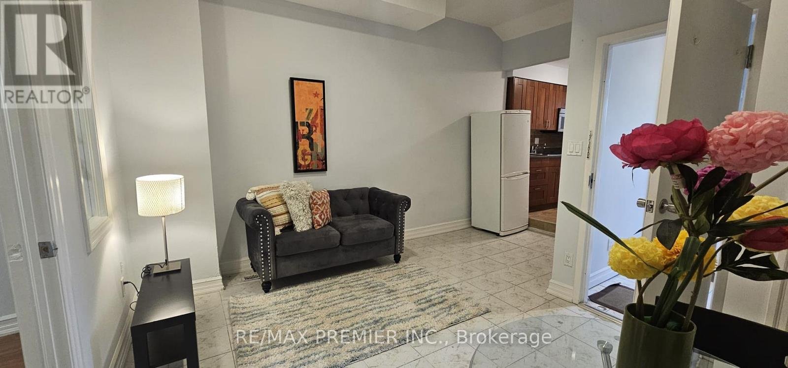 103 - 1643 ST CLAIR AVENUE W - Photo 3