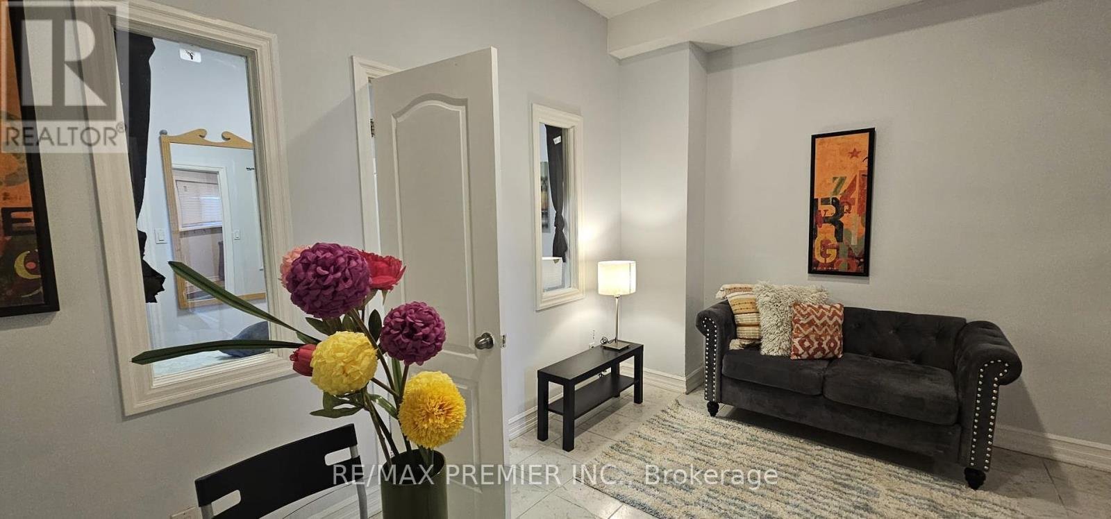 103 - 1643 ST CLAIR AVENUE W - Photo 4