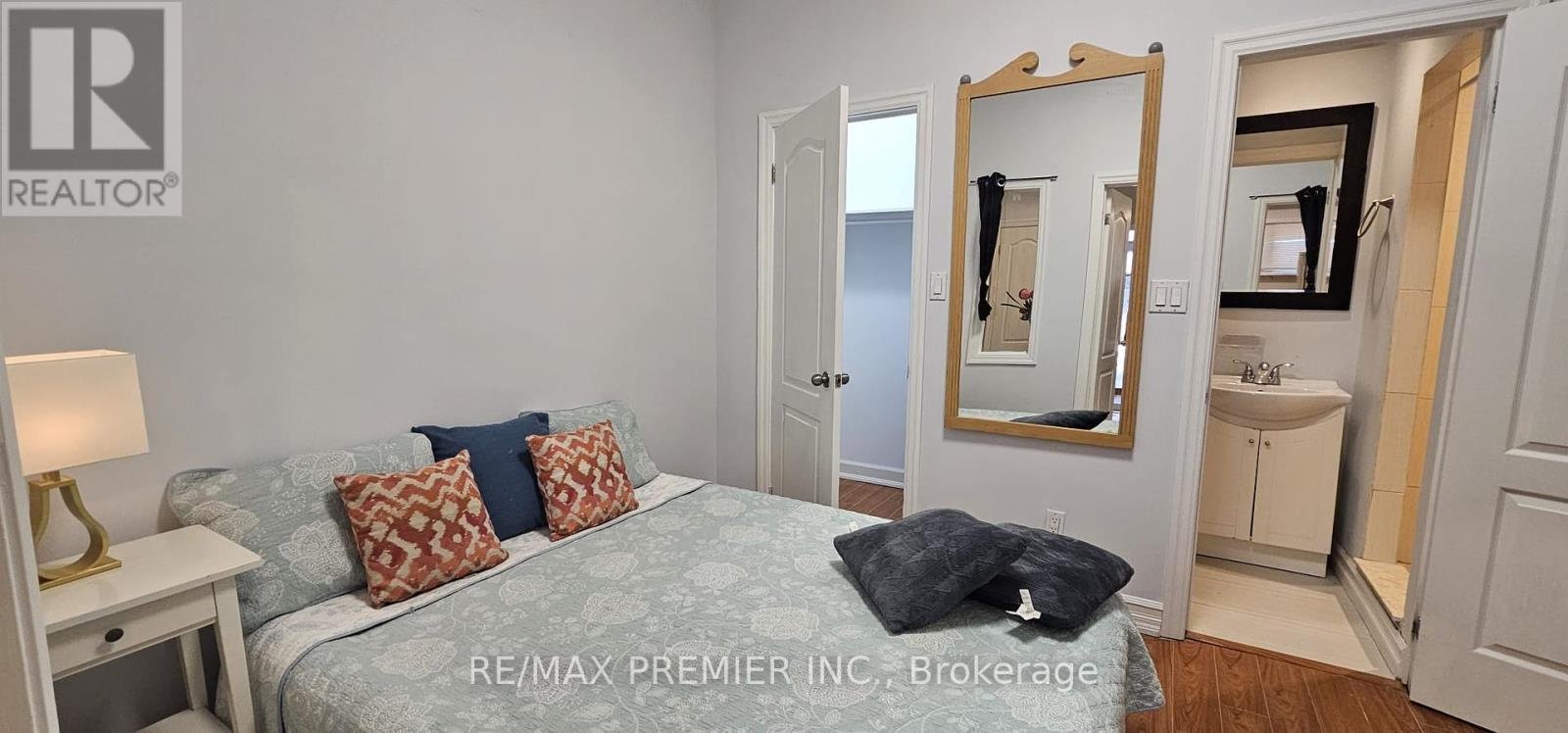 103 - 1643 ST CLAIR AVENUE W - Photo 6