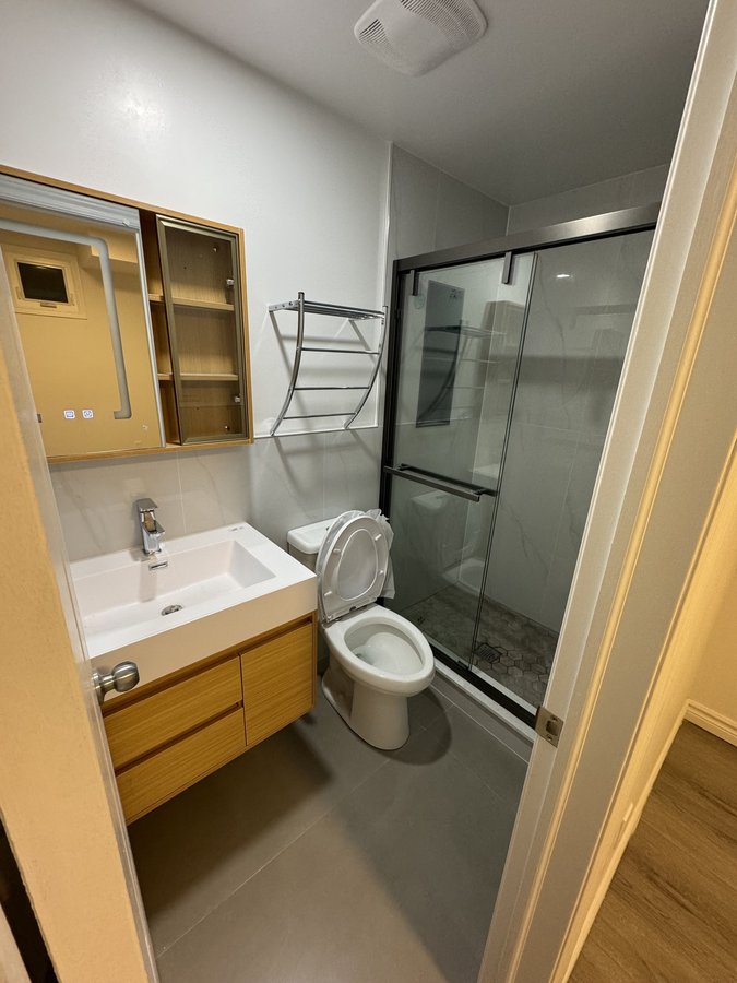 18 Nassau Street - Photo 2