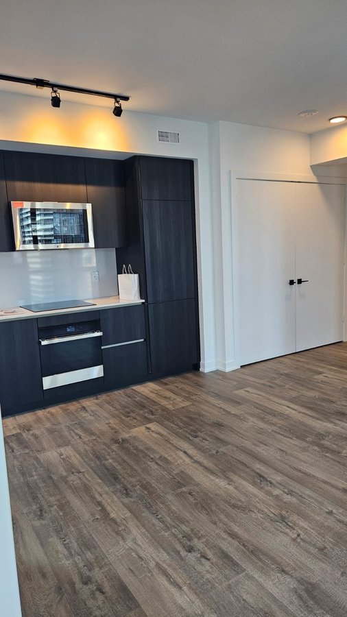 327 King Street West - Photo 8