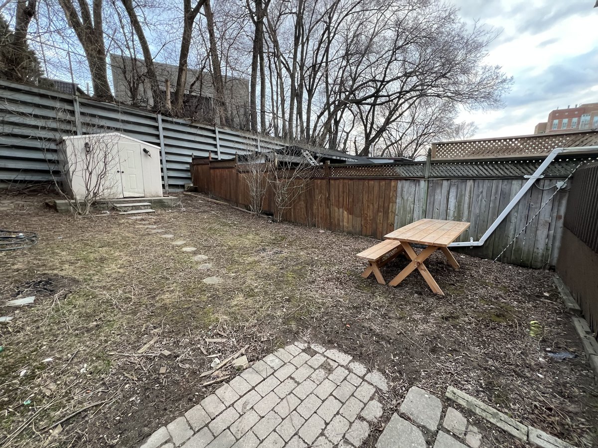 Hillary Avenue - Photo 17