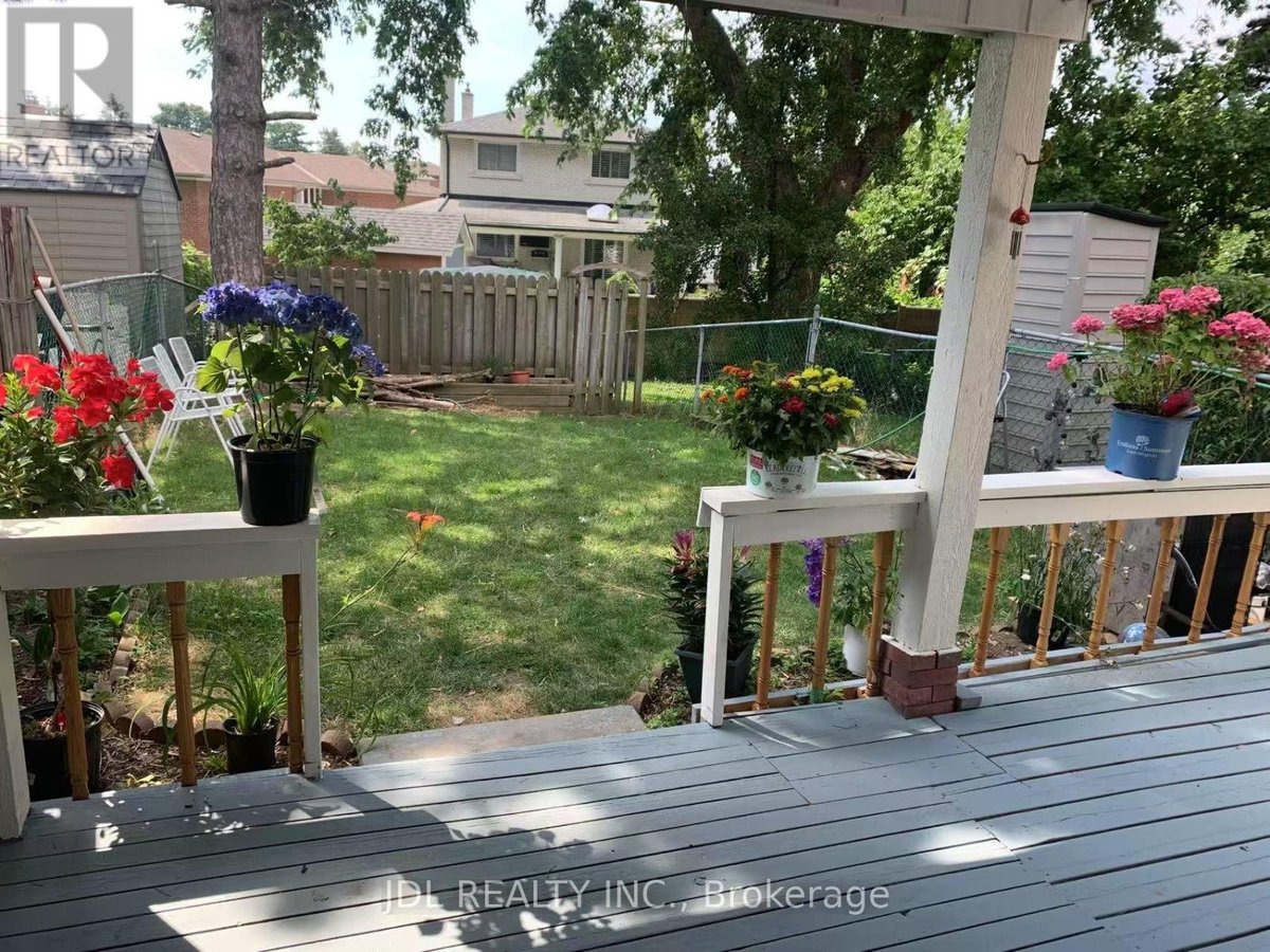 135 CORINTHIAN BLVD BOULEVARD N - Photo 11