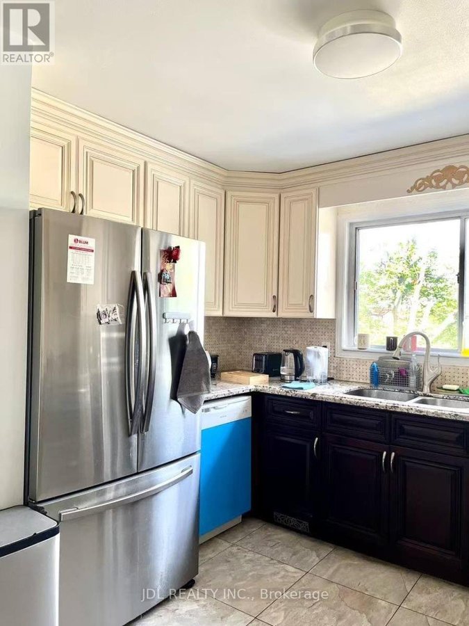 135 CORINTHIAN BLVD BOULEVARD N - Photo 12