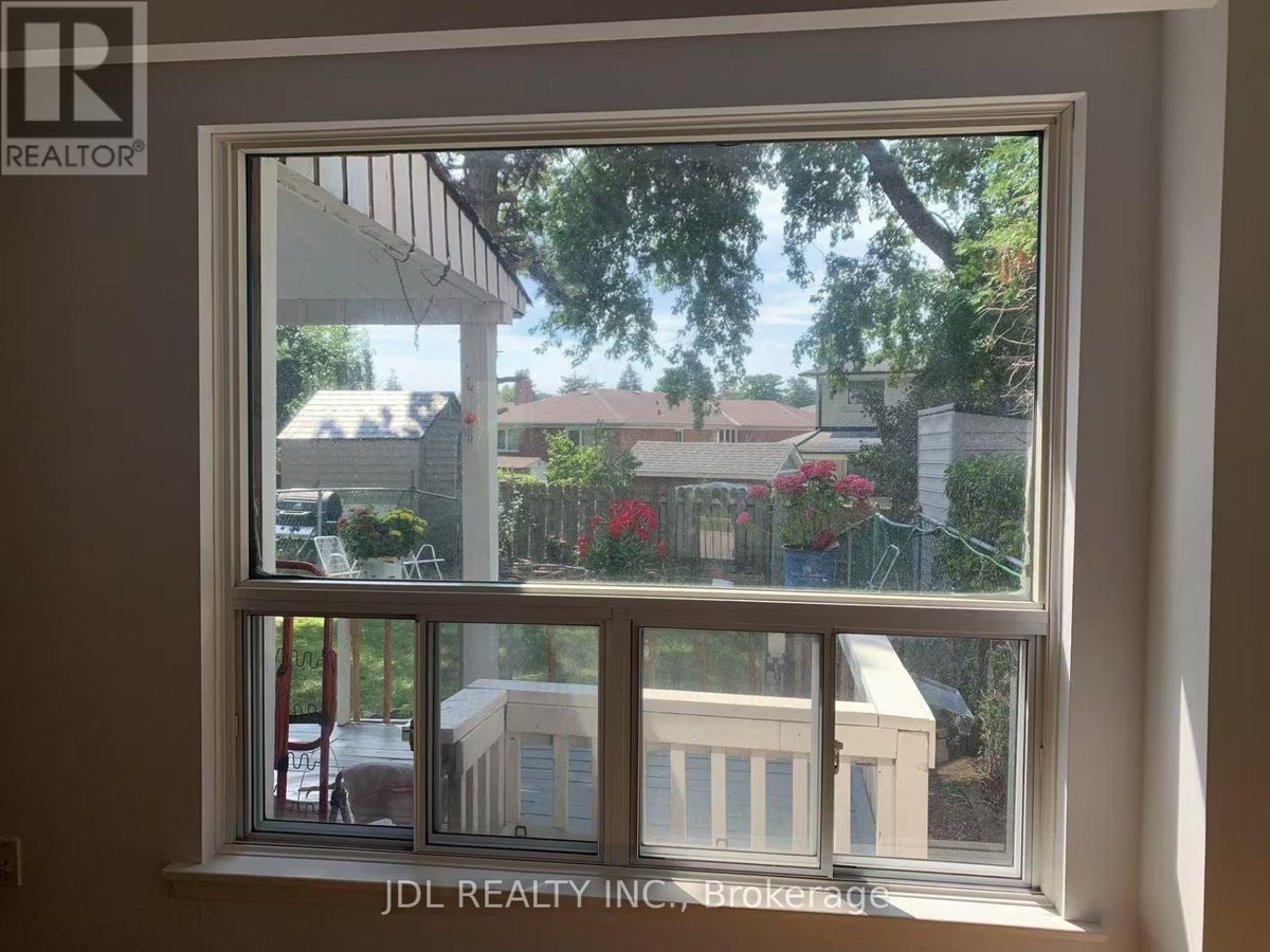 135 CORINTHIAN BLVD BOULEVARD N - Photo 15