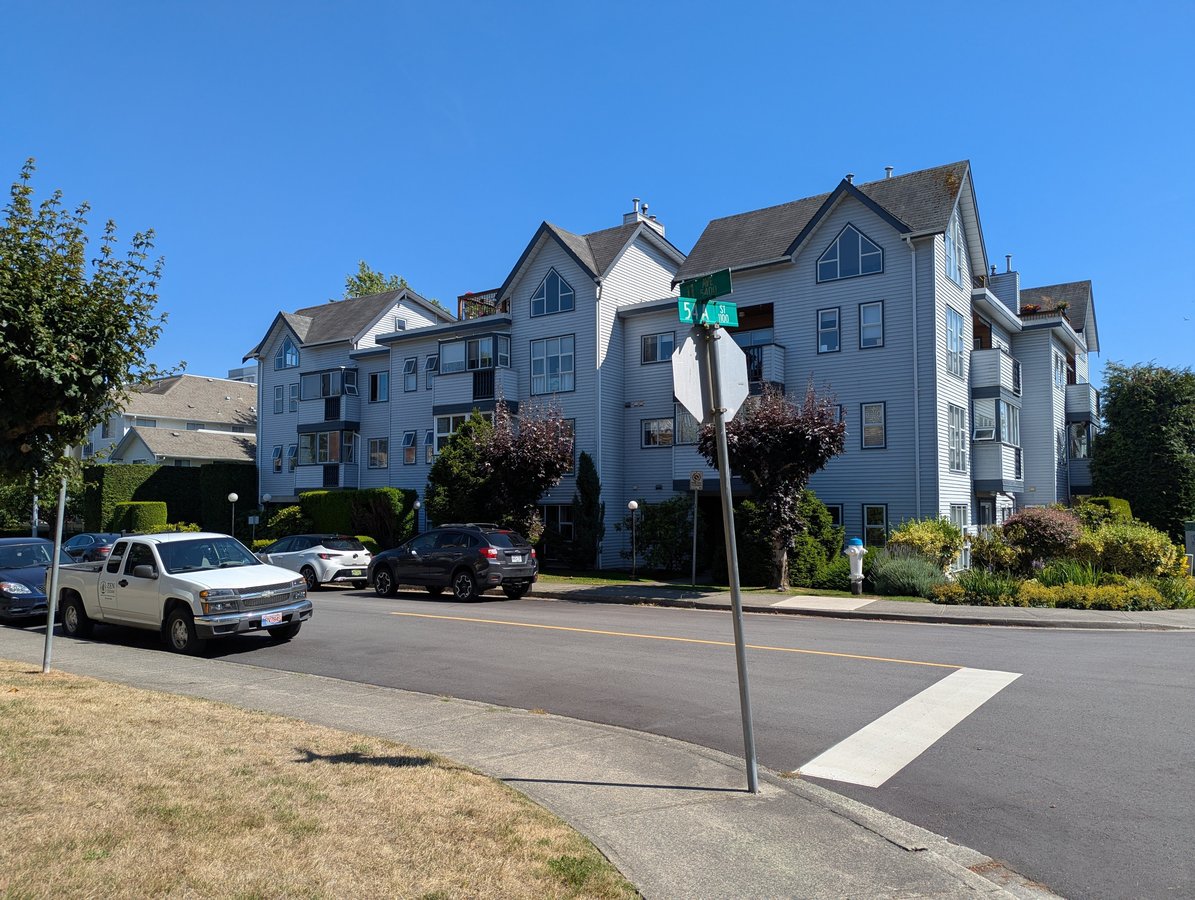 5472 11 Avenue Unit 206 - Photo 2