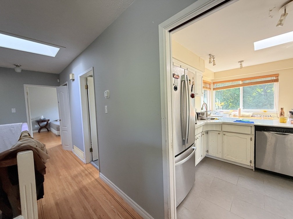 5330 10 Avenue - Photo 7