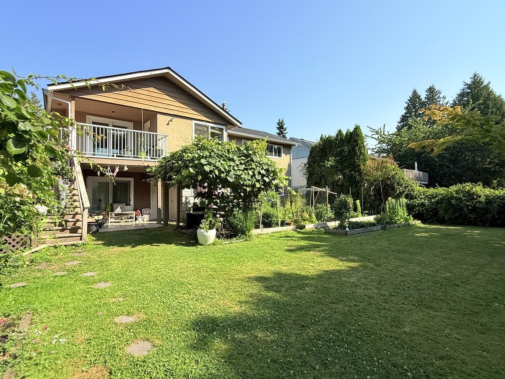 5330 10 Avenue - Photo 12