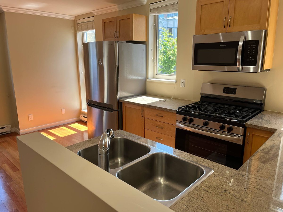 628 West 6th Avenue - Photo 2