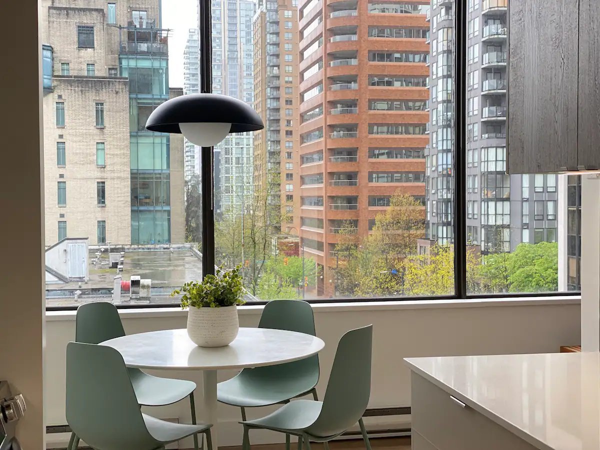 1010 Howe Street - Photo 2