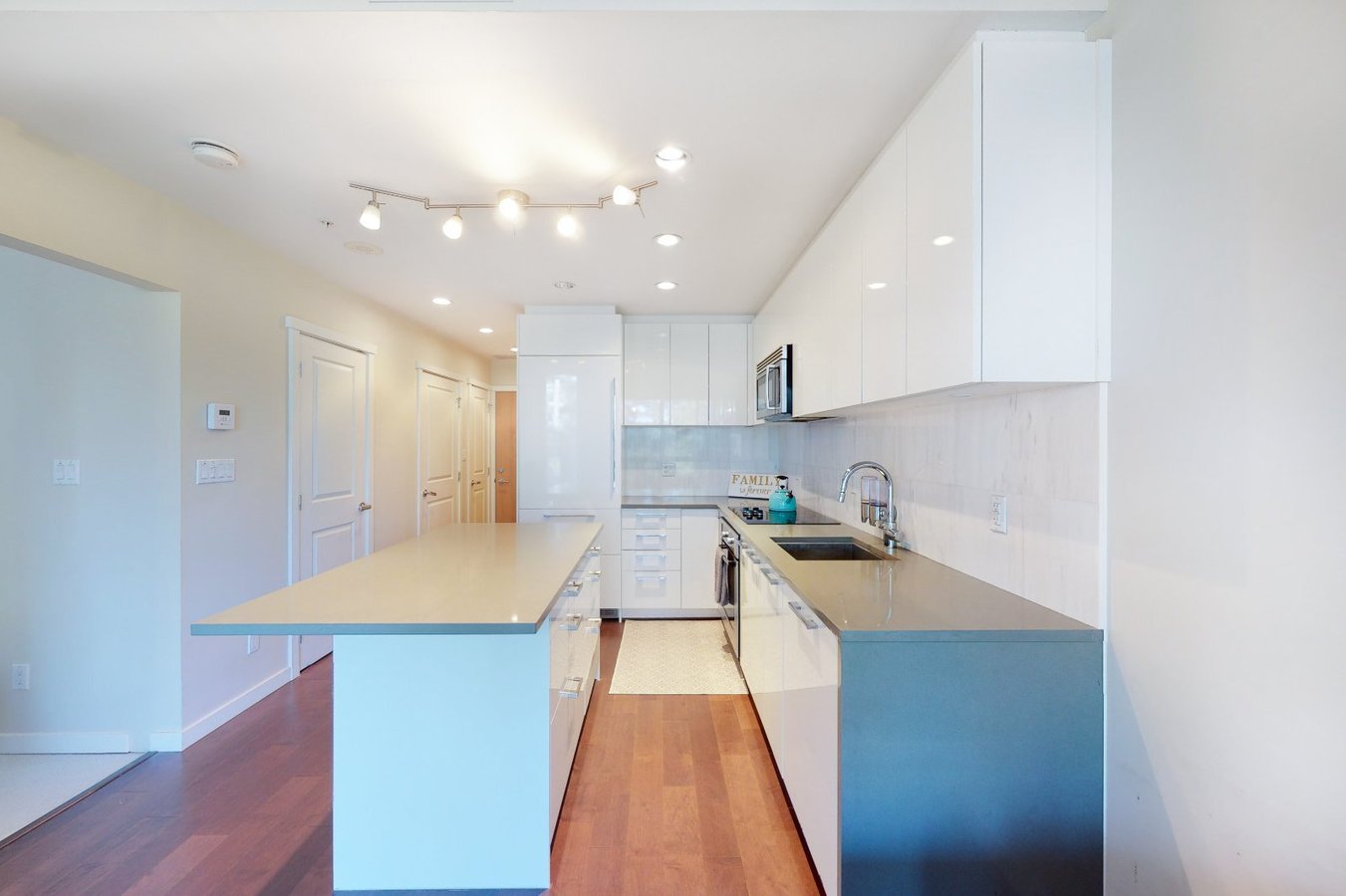5728 Berton Avenue - Photo 9